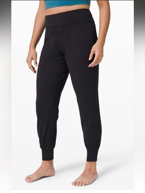 Lululemon Align Jogger 28" in Black